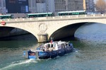Катание на кораблике по Сене